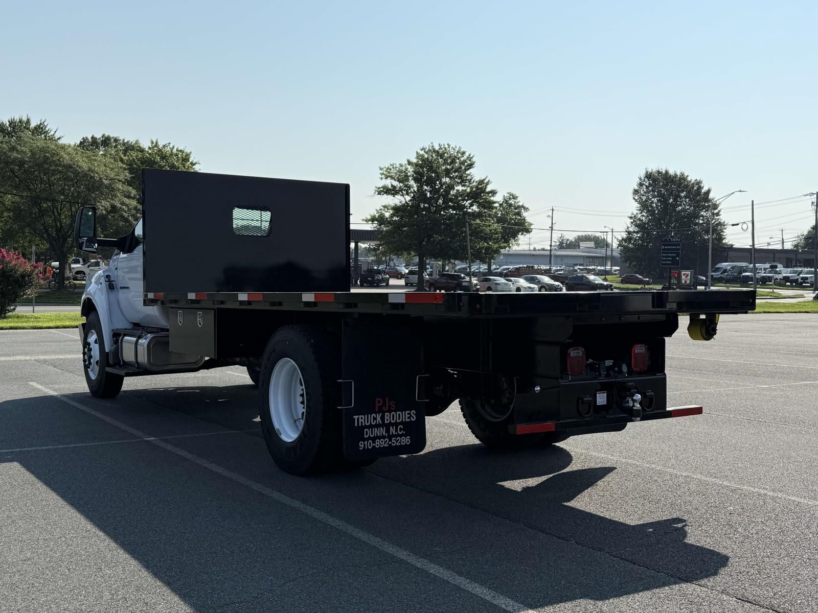 2026 Ford F-650 Base photo 4