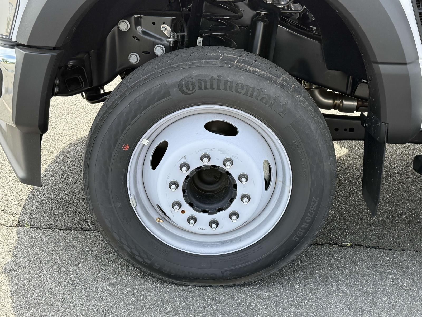 2024 Ford F-550 Super Duty Chassis Cab XL - Photo 7