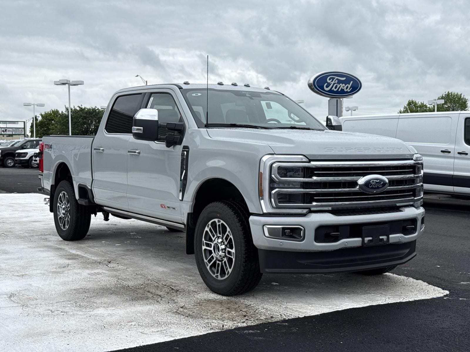 2026 Ford F-350 Platinum 4x4 Crew Cab 8' Box SRW's photo