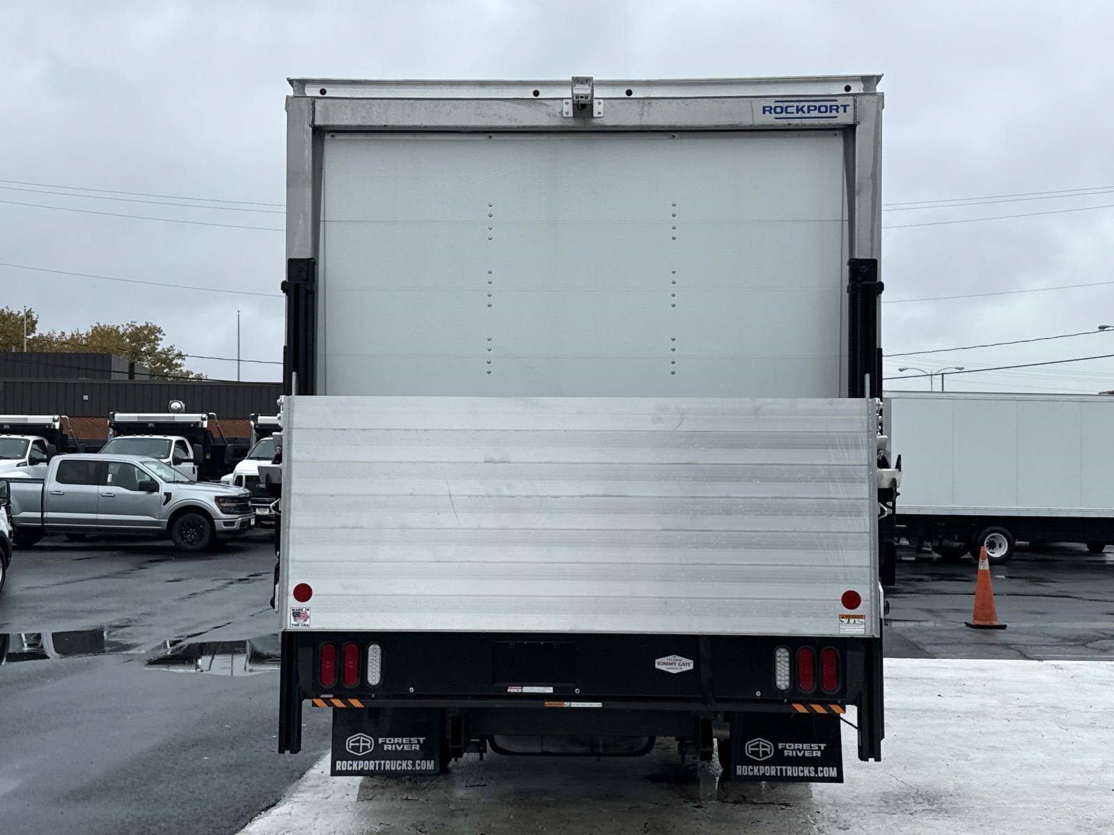 New 2027 Ford E-450 Cutaway Base Cab/Chassis