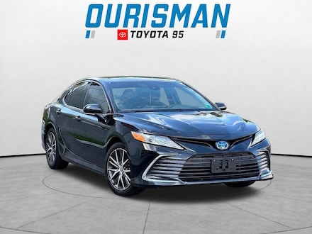 2023 Toyota Camry Hybrid XLE Sedan