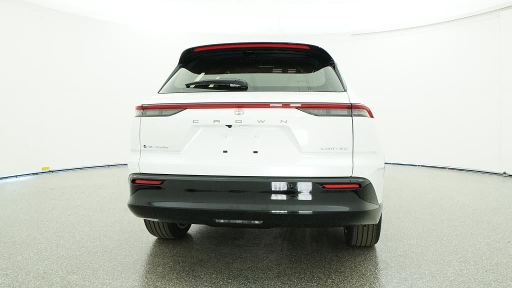 2025 Toyota Crown Signia Limited - Photo 4