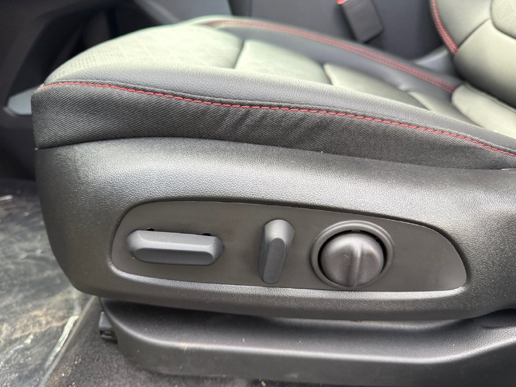 2027 Chevrolet Bolt RS - Photo 9