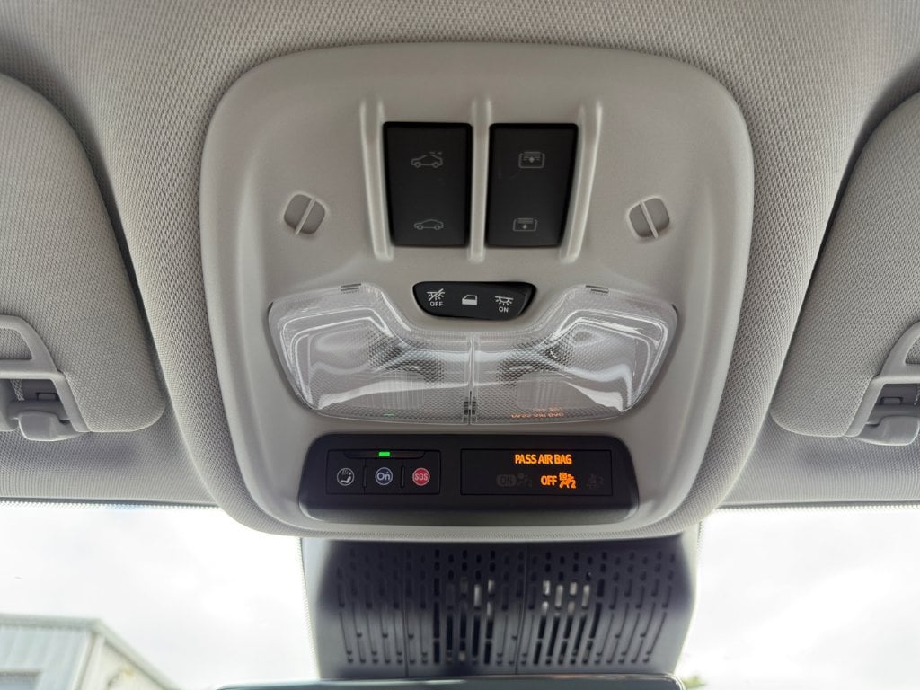 2027 Chevrolet Bolt RS - Photo 18