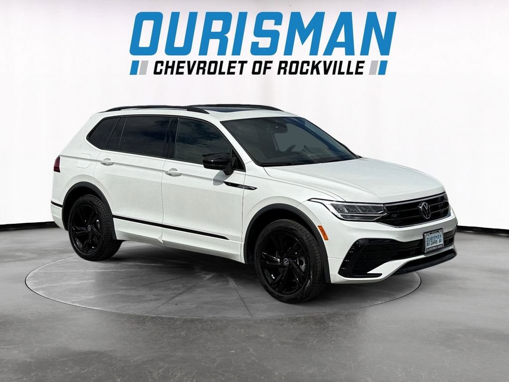 2024 Volkswagen Tiguan 2.0T SE R-Line Black 4Motion's photo