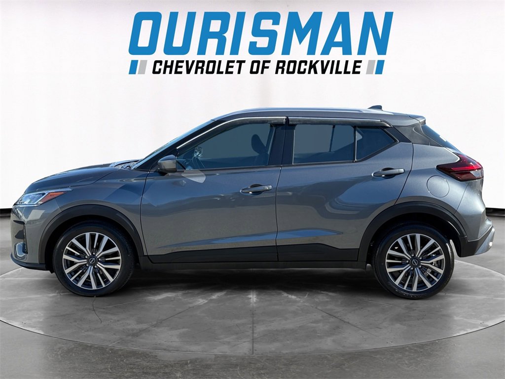 2022 Nissan Kicks SV photo 3