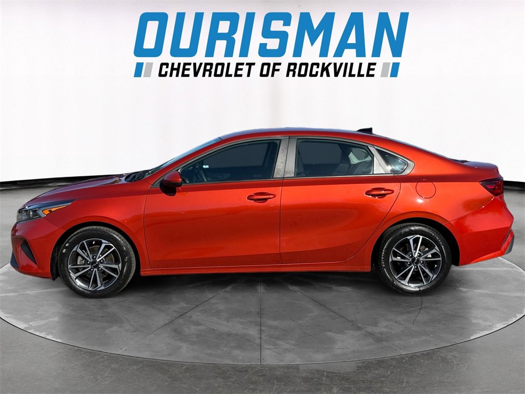 2023 Kia Forte LXS photo 3