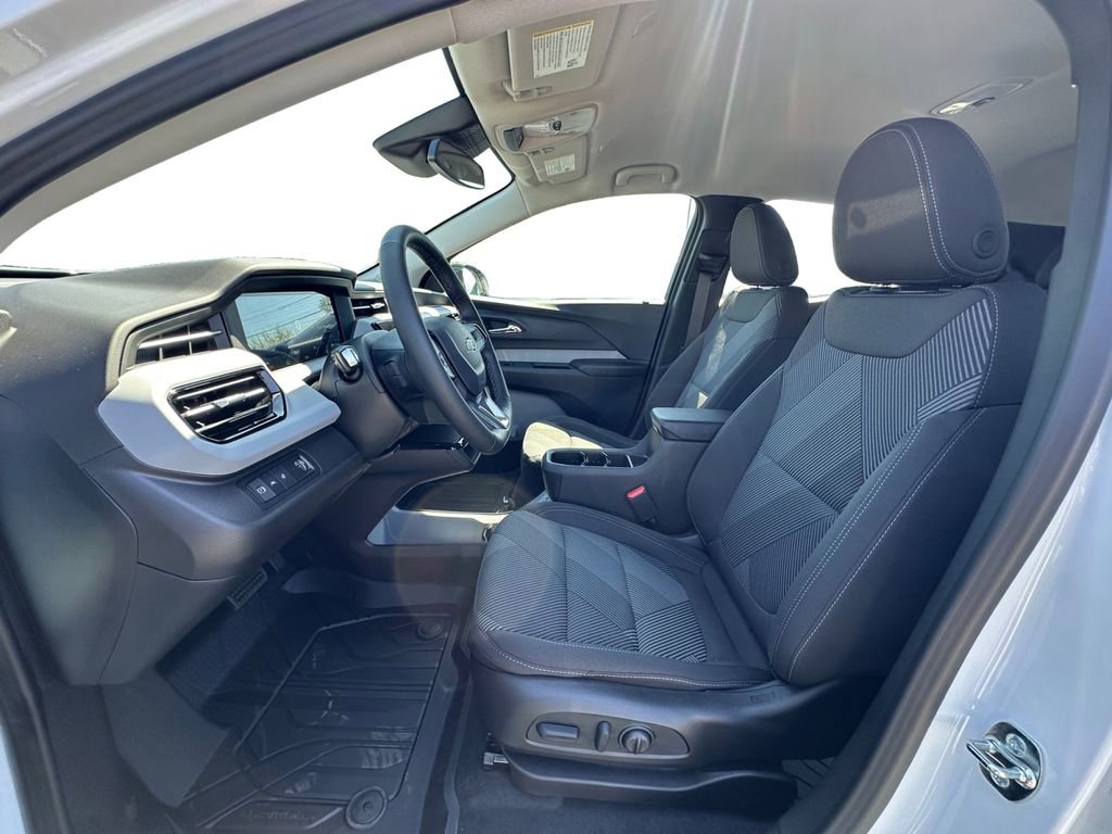 2027 Chevrolet Bolt LT - Photo 9