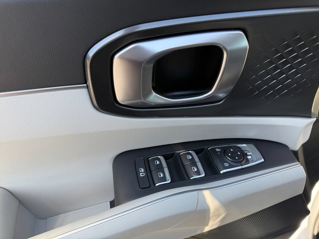 2026 Kia Sorento EX - Photo 11