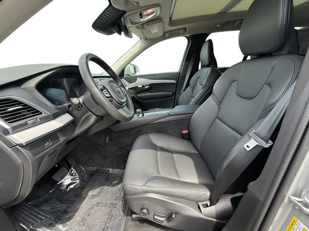 2025 Volvo XC90 Core - Photo 9