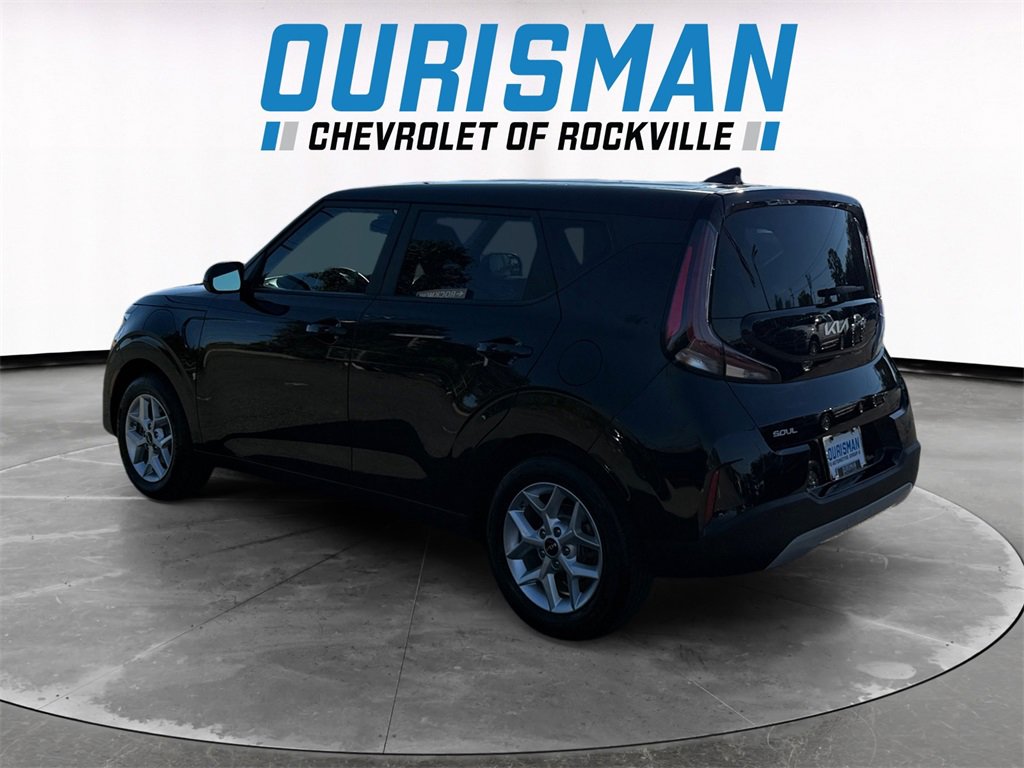 2023 Kia Soul S photo 3