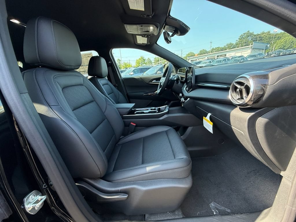 2027 Chevrolet Equinox LT - Photo 25