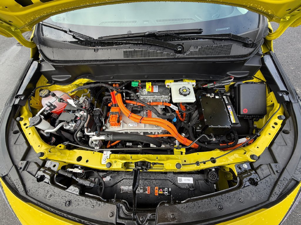 2027 Chevrolet Bolt RS - Photo 28