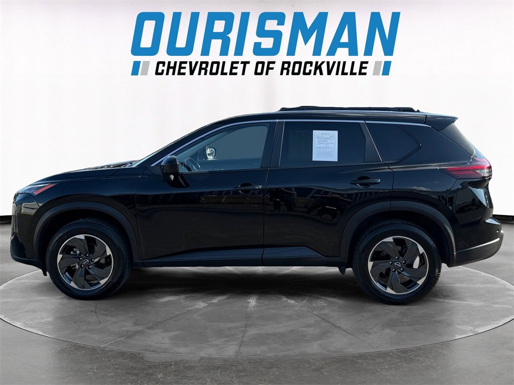 2024 Nissan Rogue SV photo 2