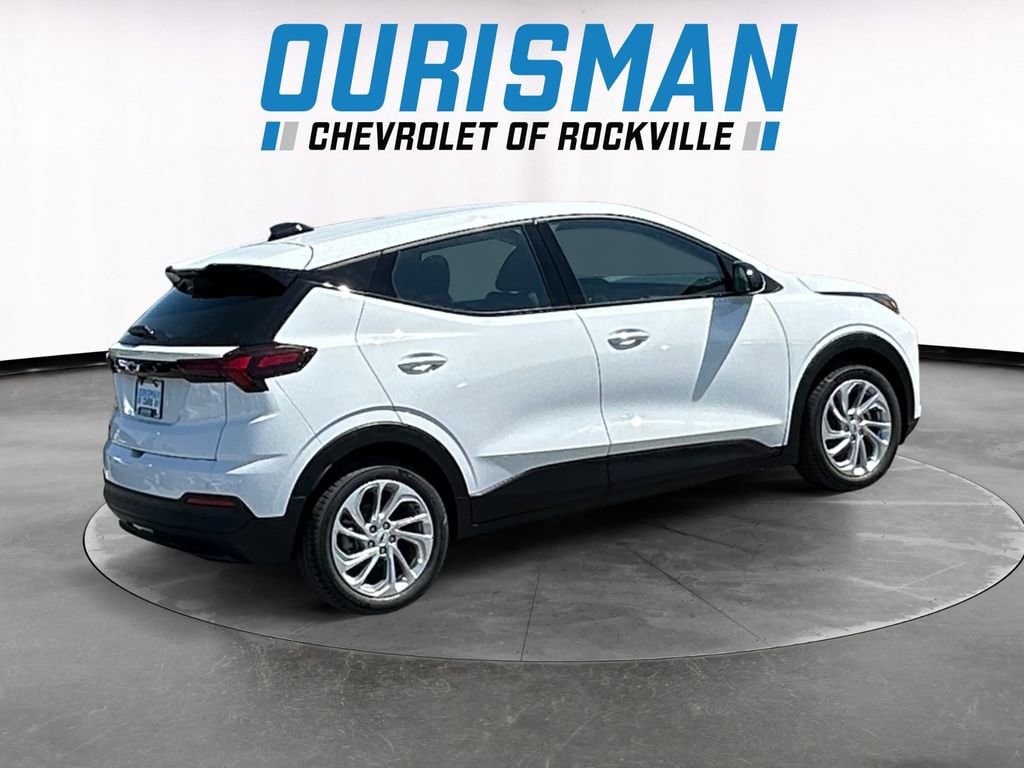 2027 Chevrolet Bolt LT - Photo 6