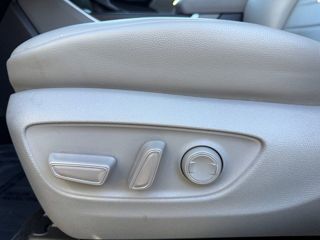 2022 Toyota Highlander XLE - Photo 10