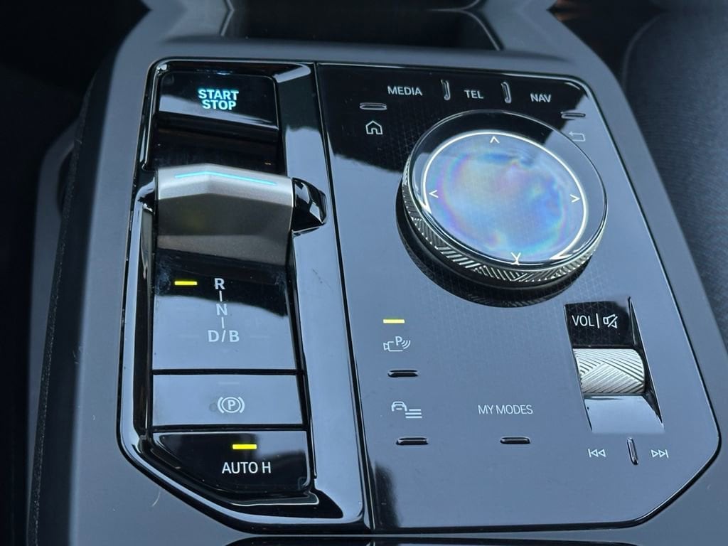 2023 BMW iX Base - Photo 18