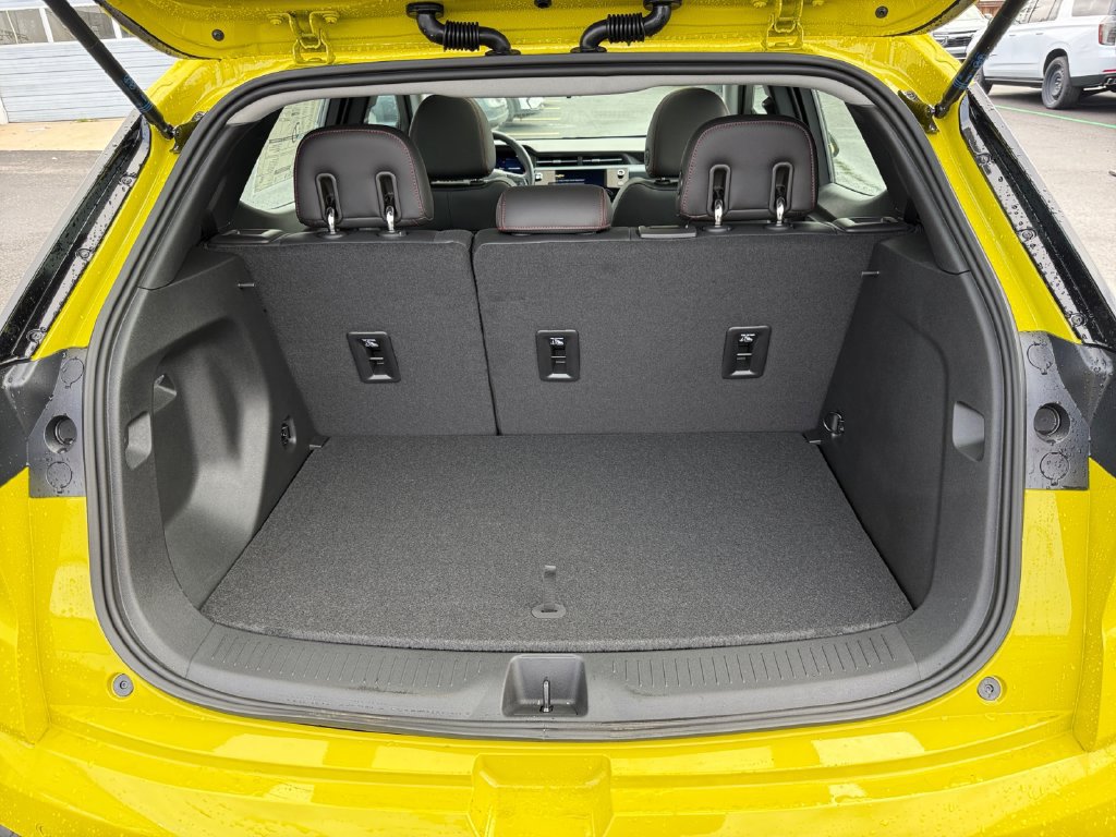 2027 Chevrolet Bolt RS - Photo 26
