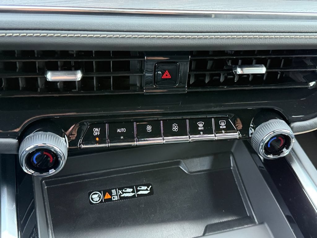 2026 Chevrolet Suburban Premier - Photo 18