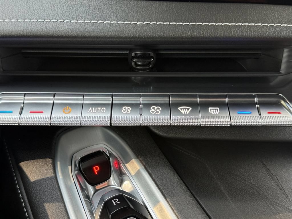 2027 Chevrolet Corvette 1LT - Photo 18