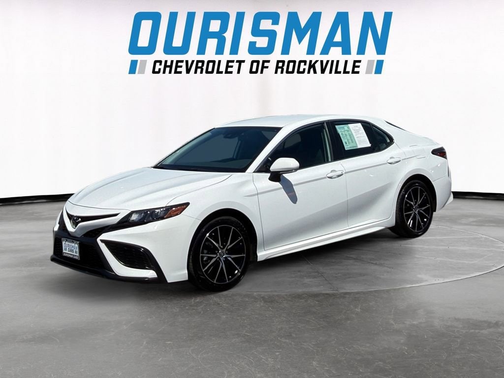 Used 2024 Toyota Camry SE