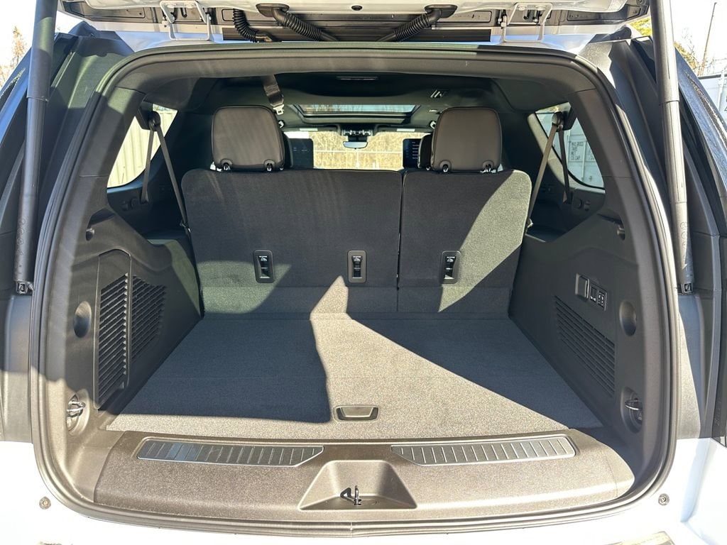 2026 Chevrolet Suburban Premier - Photo 29