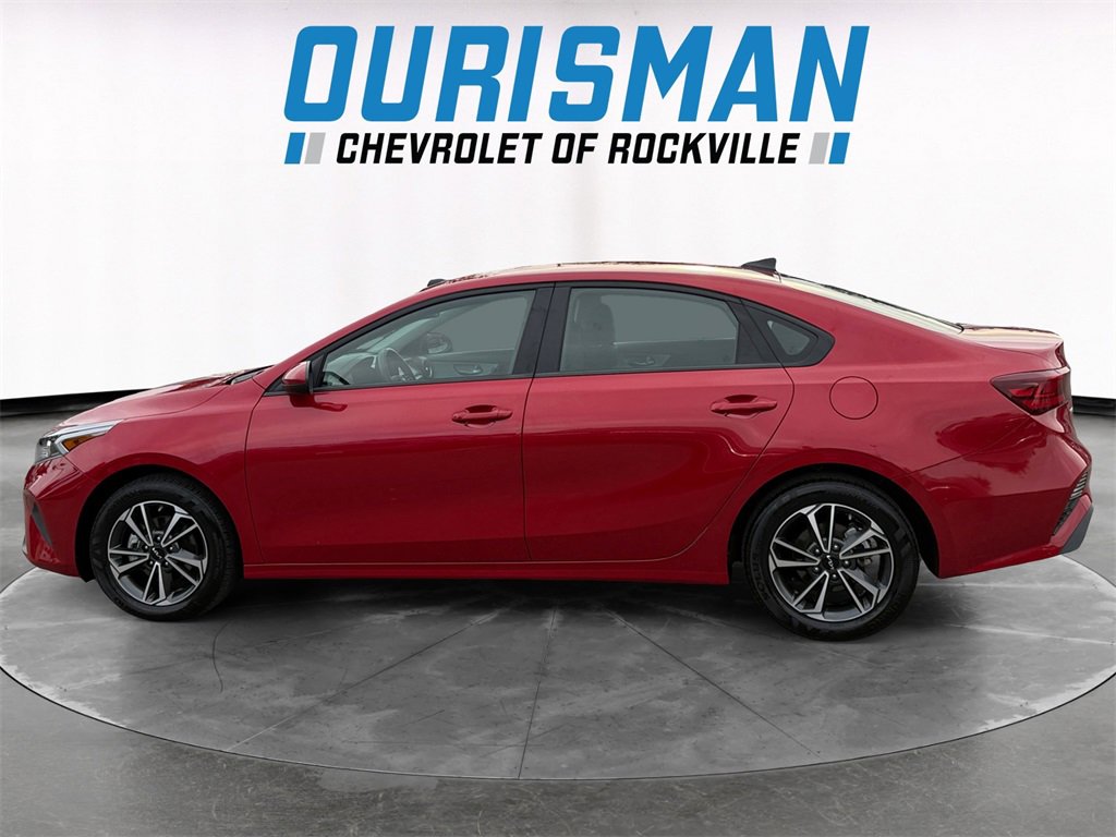 2024 Kia Forte LXS photo 3