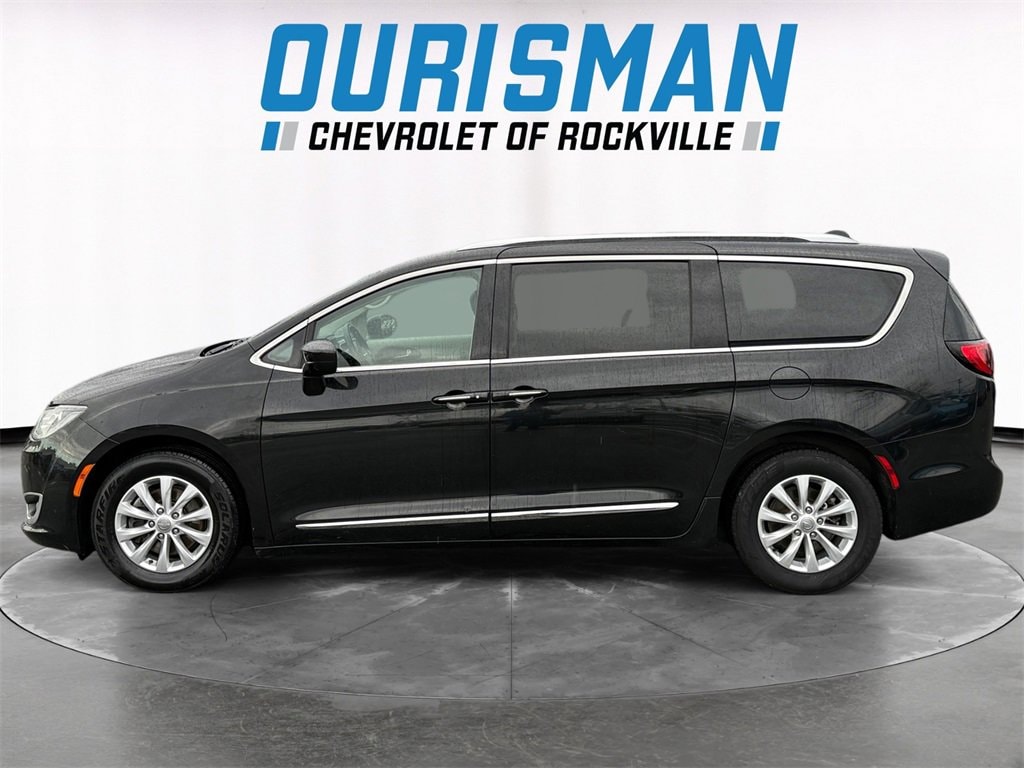 Used 2018 Chrysler Pacifica Touring L