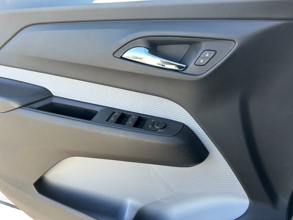 2027 Chevrolet Bolt LT - Photo 11