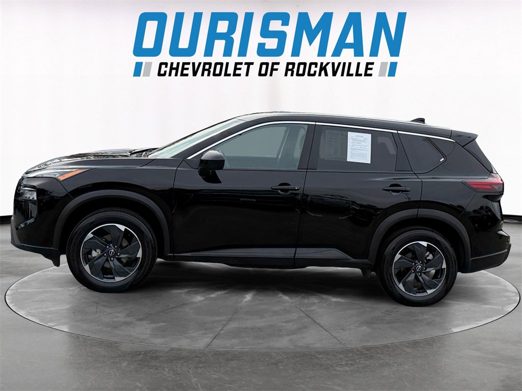 2024 Nissan Rogue SV photo 2
