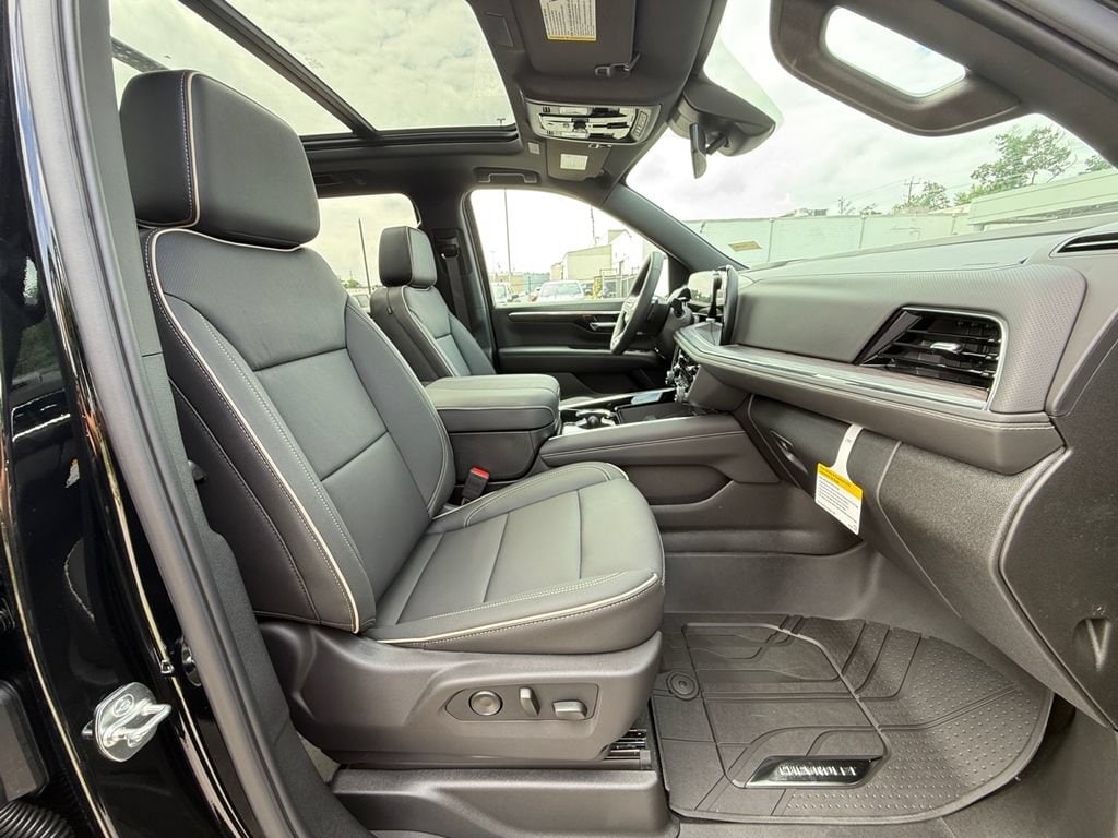2026 Chevrolet Suburban Premier - Photo 28