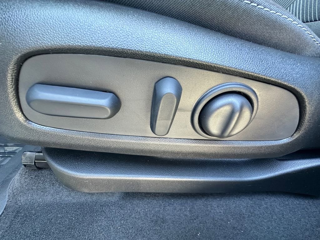 2027 Chevrolet Bolt LT - Photo 10
