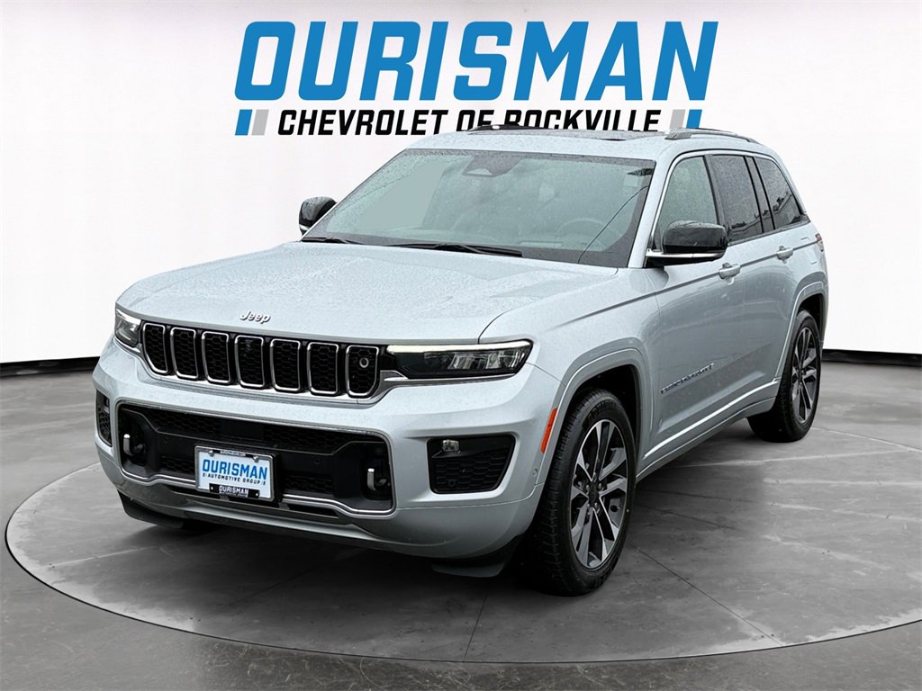 2023 Jeep Grand Cherokee Overland photo 2