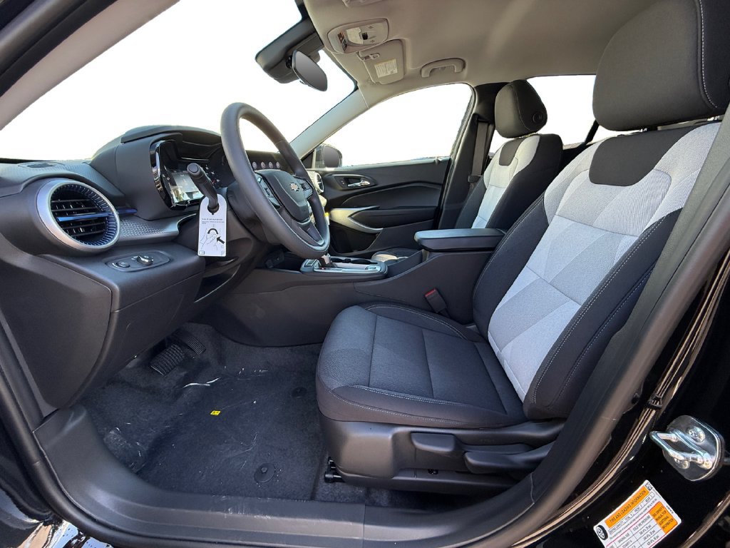 2026 Chevrolet Trax LS - Photo 9
