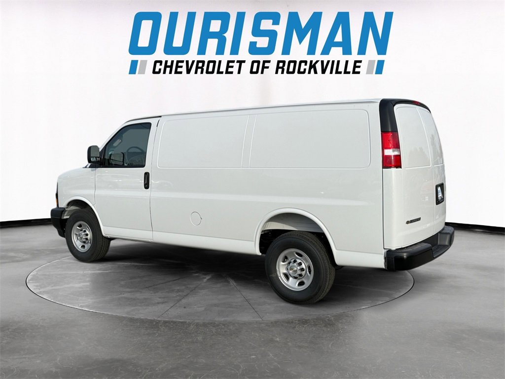2025 Chevrolet Express 2500 Work Van Cargo photo 3