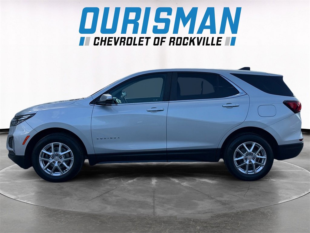 2022 Chevrolet Equinox LT photo 2