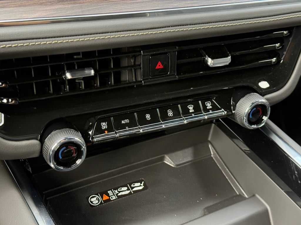 2026 Chevrolet Suburban Premier - Photo 18