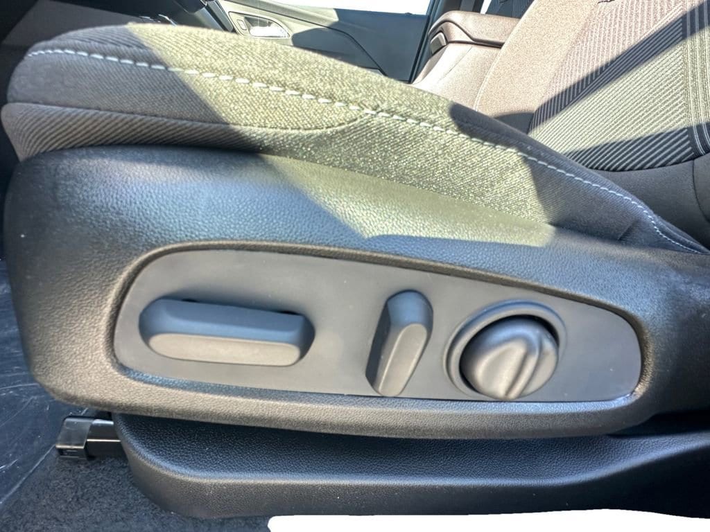 2027 Chevrolet Bolt LT - Photo 10