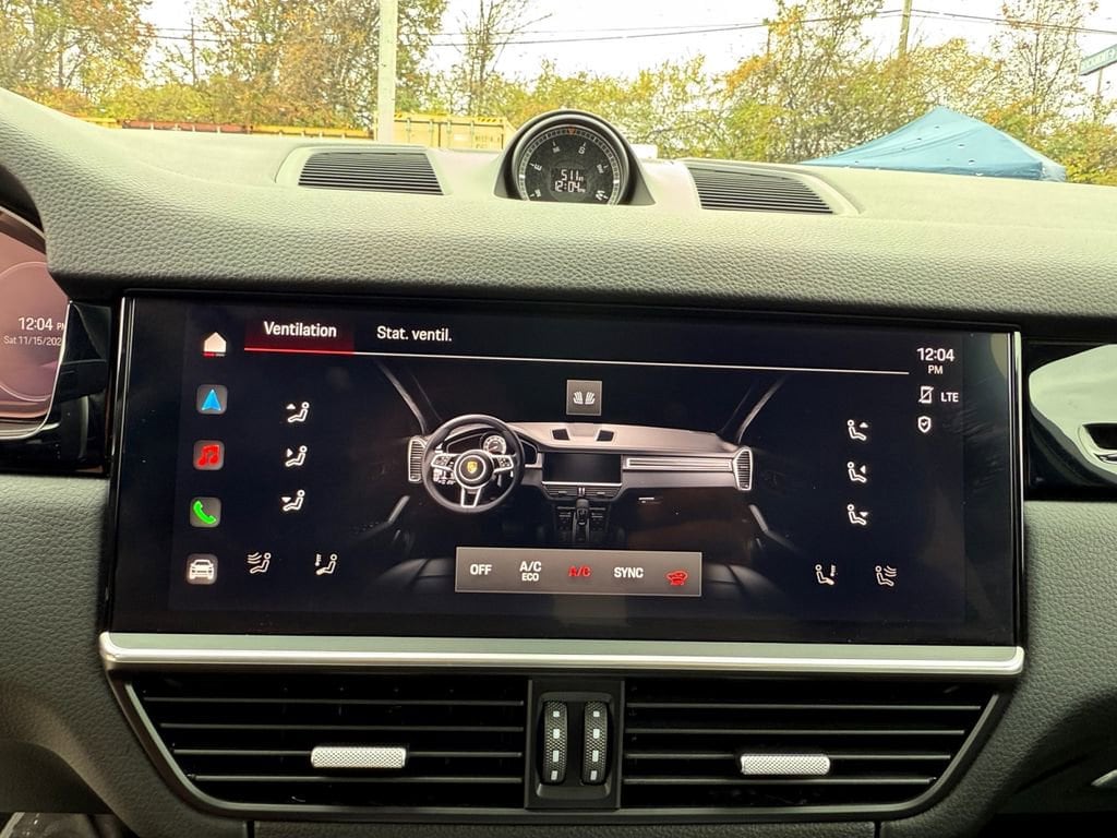 2022 Porsche Cayenne Base - Photo 16