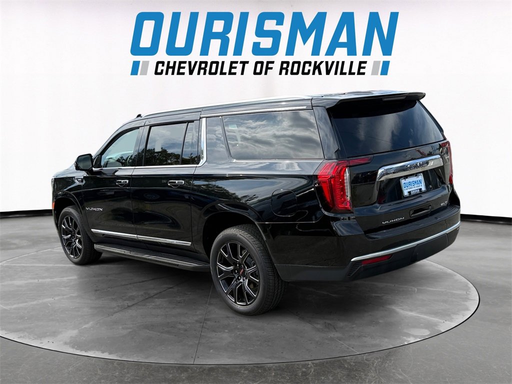 2024 Gmc Yukon XL SLT photo 3