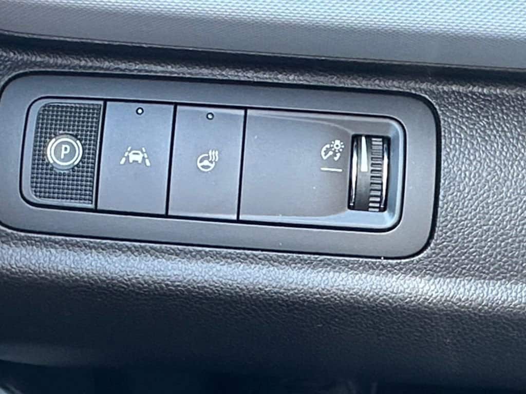2027 Chevrolet Bolt LT - Photo 21