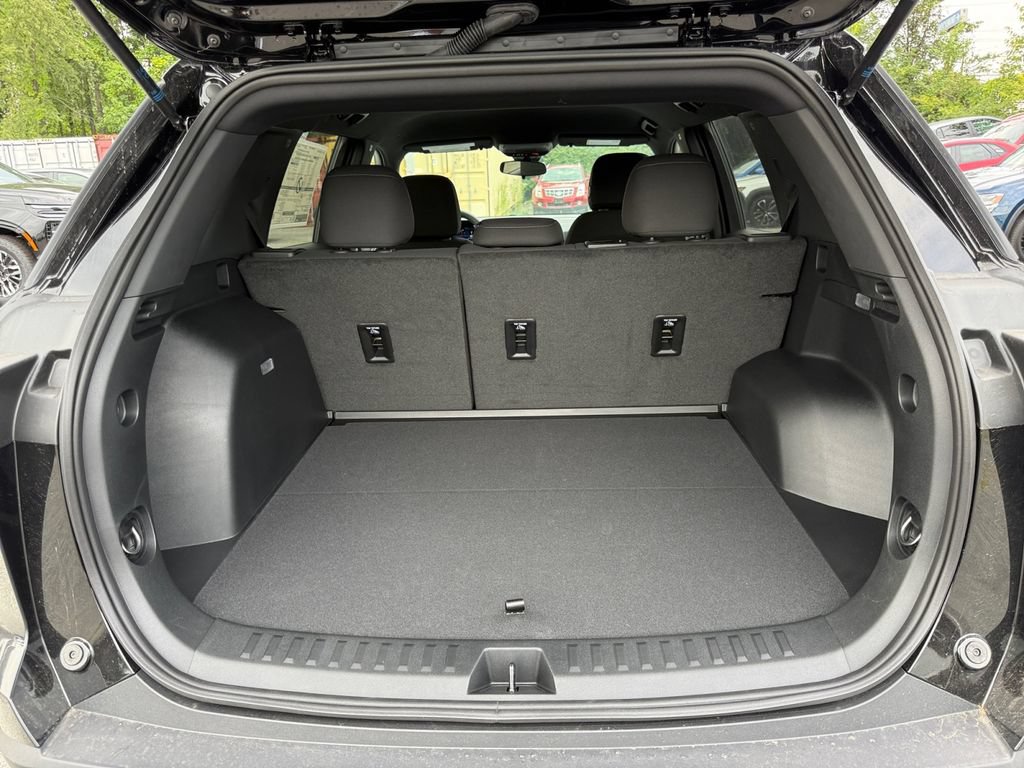 2027 Chevrolet Equinox LT - Photo 22
