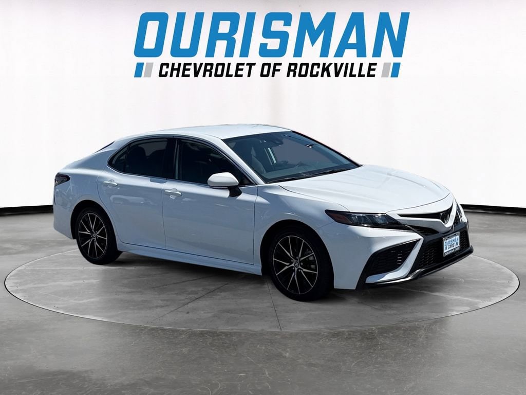Used 2024 Toyota Camry SE