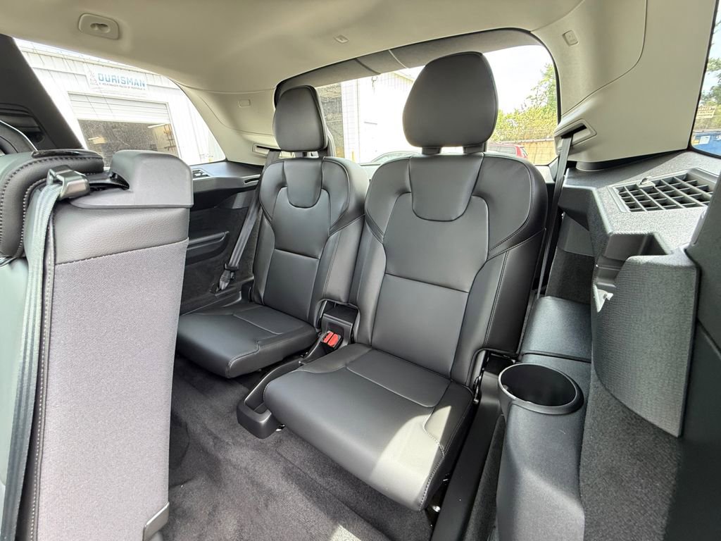 2025 Volvo XC90 Core - Photo 22