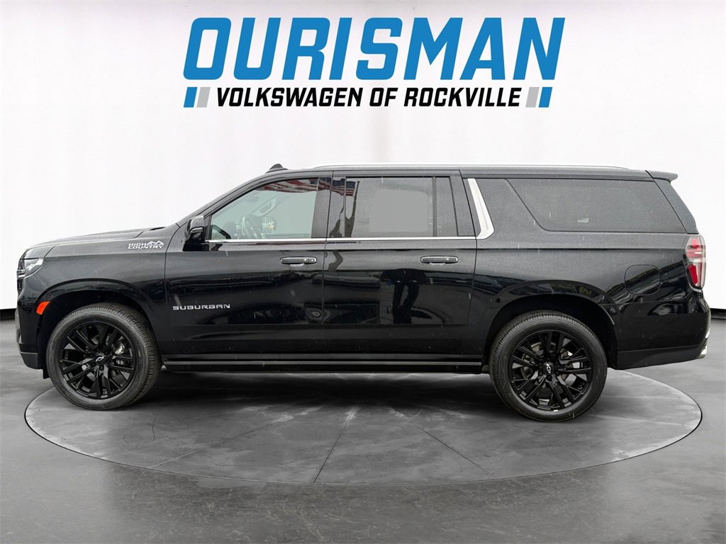2023 Chevrolet Suburban High Country photo 3