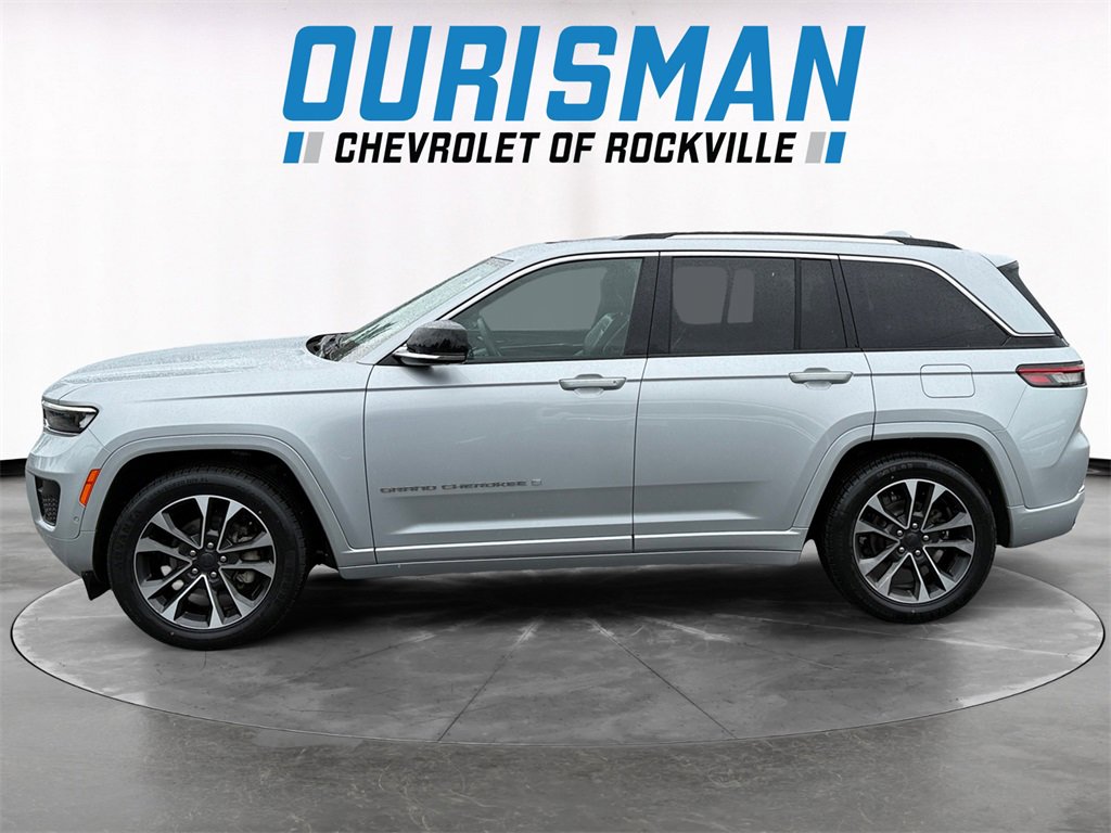 2023 Jeep Grand Cherokee Overland photo 3