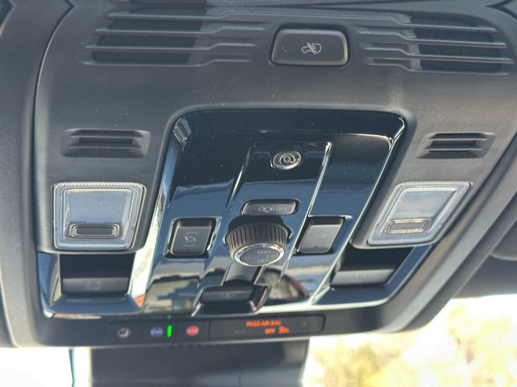 2026 Chevrolet Suburban Premier - Photo 21