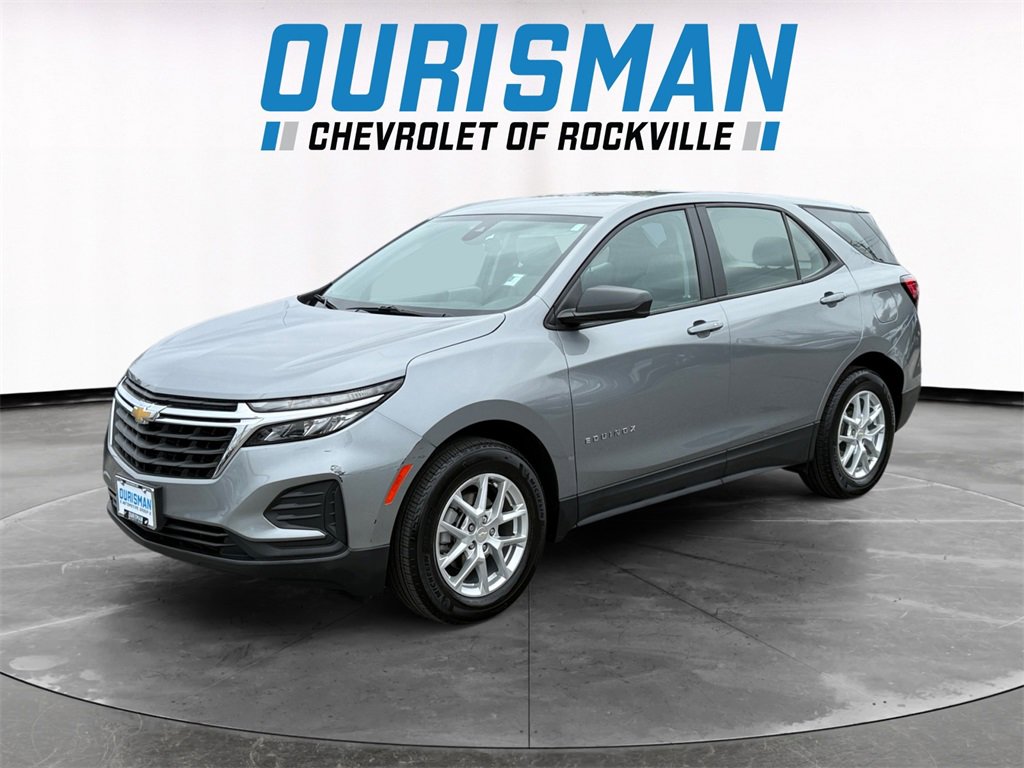 2024 Chevrolet Equinox LS photo 2