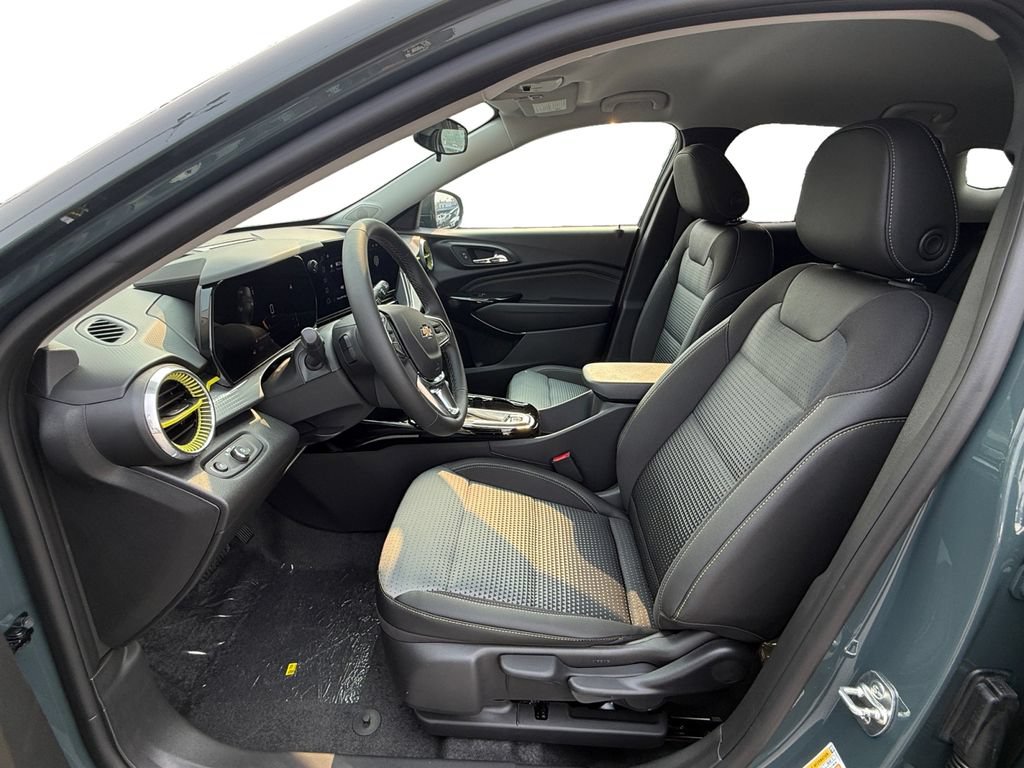 2026 Chevrolet Trax LT - Photo 9