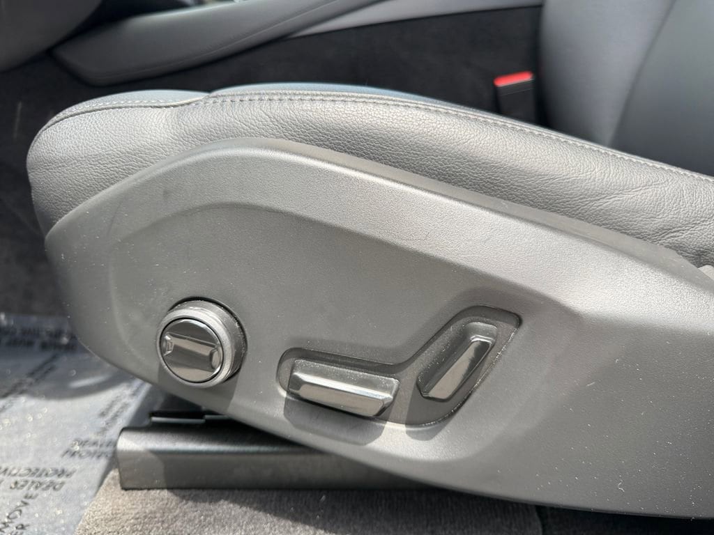 2025 Volvo XC90 Core - Photo 10
